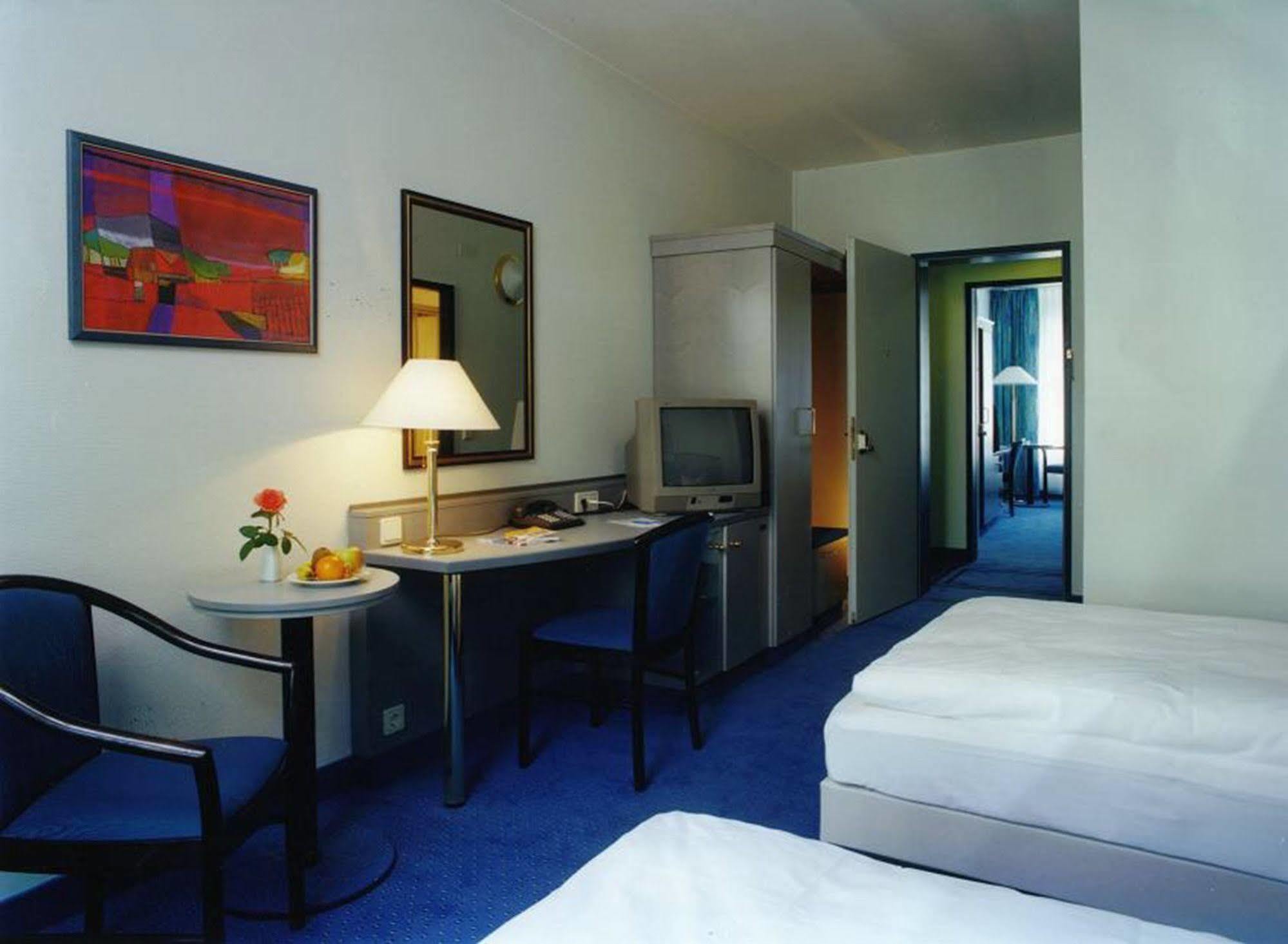 โฮเต็ล อัลท์ เทมเปิดฮอฟ Hotel เบอร์ลิน ห้อง รูปภาพ