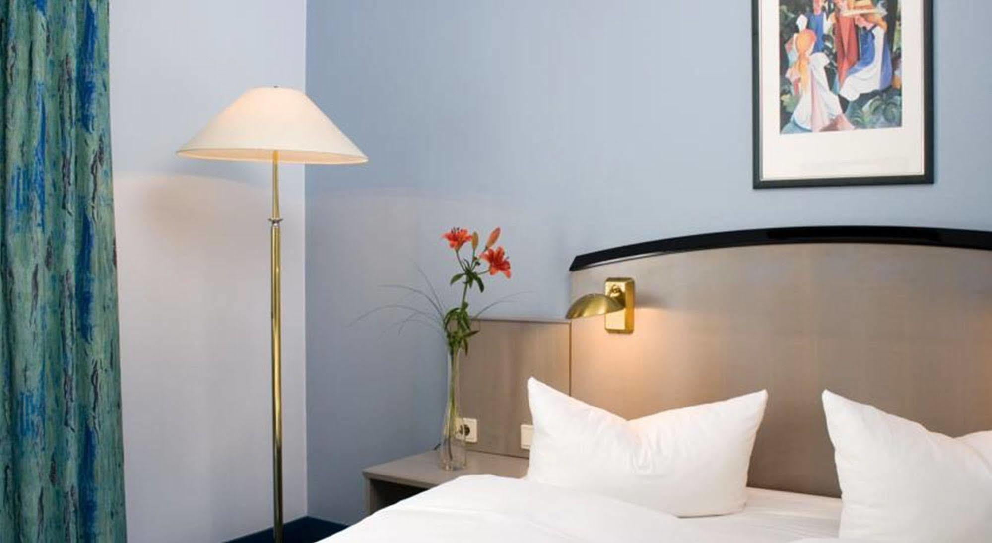 โฮเต็ล อัลท์ เทมเปิดฮอฟ Hotel เบอร์ลิน ห้อง รูปภาพ