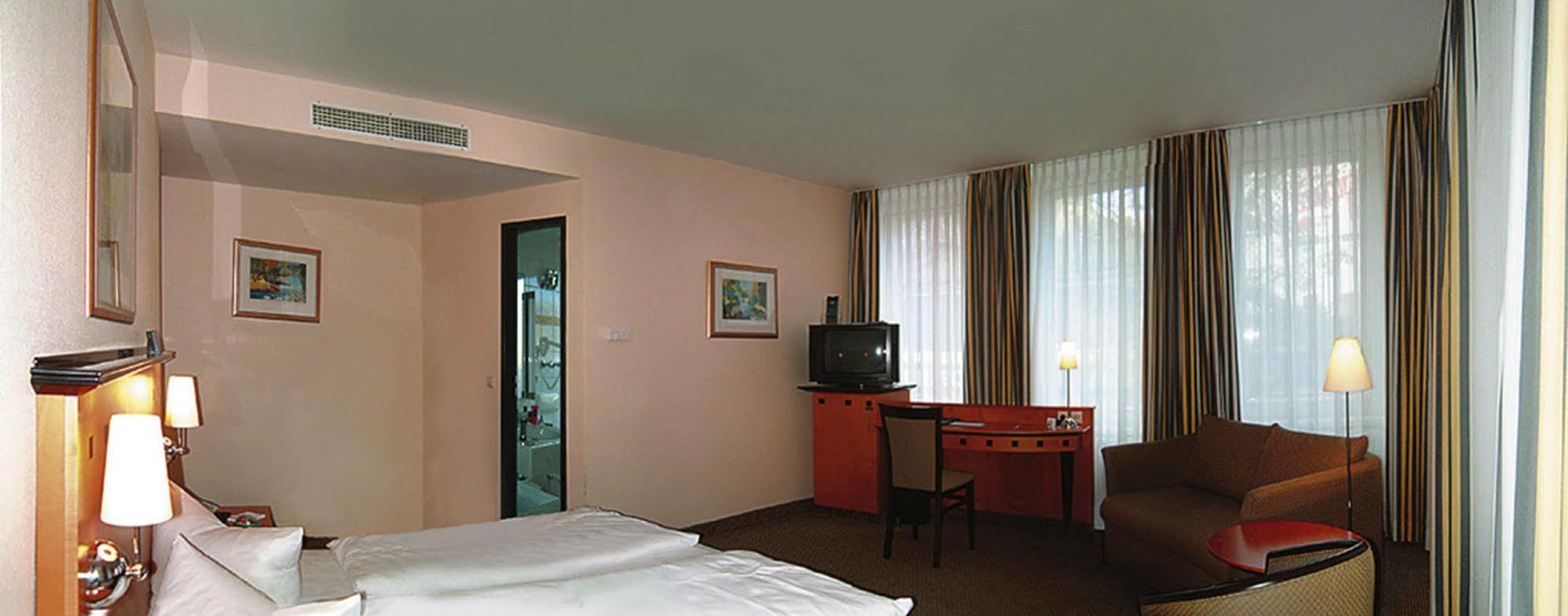 โฮเต็ล อัลท์ เทมเปิดฮอฟ Hotel เบอร์ลิน ห้อง รูปภาพ
